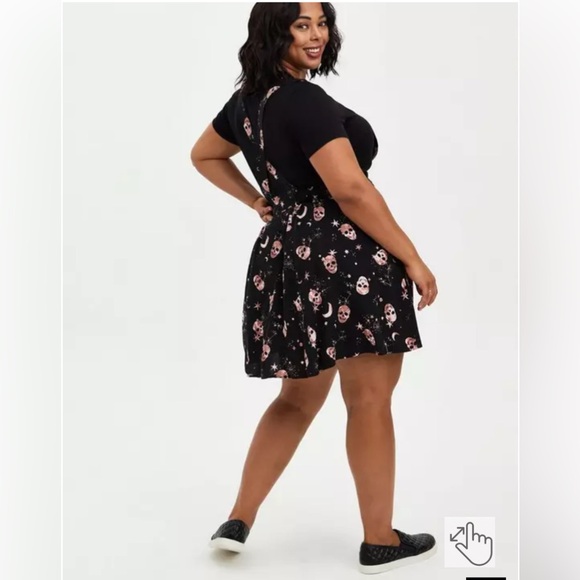 🆕 Torrid Mini Challis Skull Skirtall size 1 - Picture 2 of 9